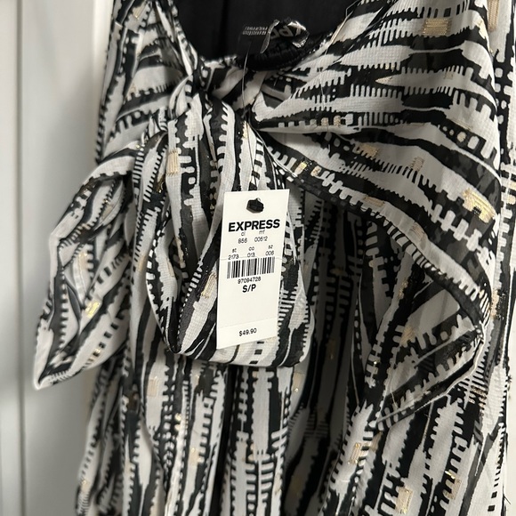 NWT, Express halter top with sash, black/white with gold metallic thread details - Picture 3 of 3